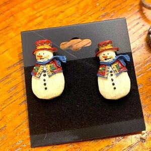 Vintage. 1 inch snowman earrings